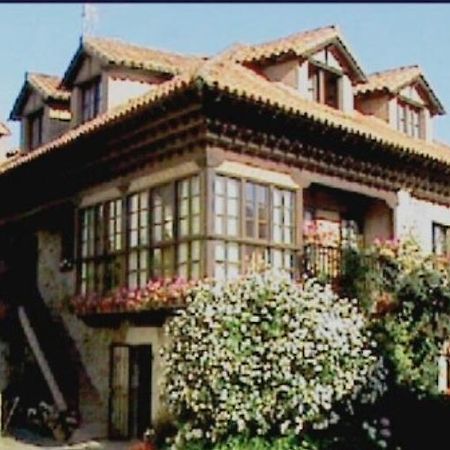 Posada La Casona De Ucieda מראה חיצוני תמונה