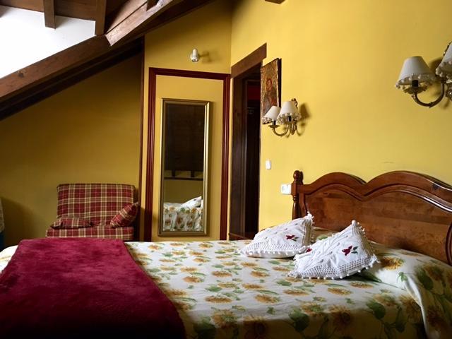 Posada La Casona De Ucieda מראה חיצוני תמונה